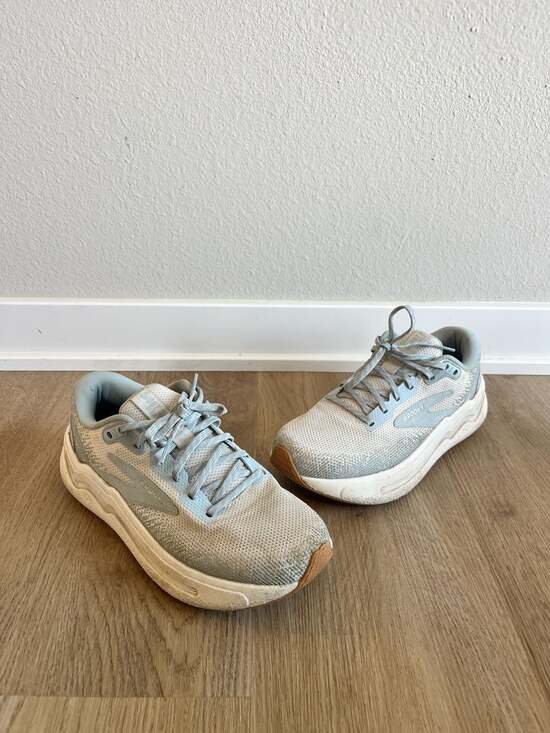 Brooks Shoes - Brooks, Women's Ghost Max 2 Running/Walking Shoes, Baby Blue/White, Gum Sole, 7